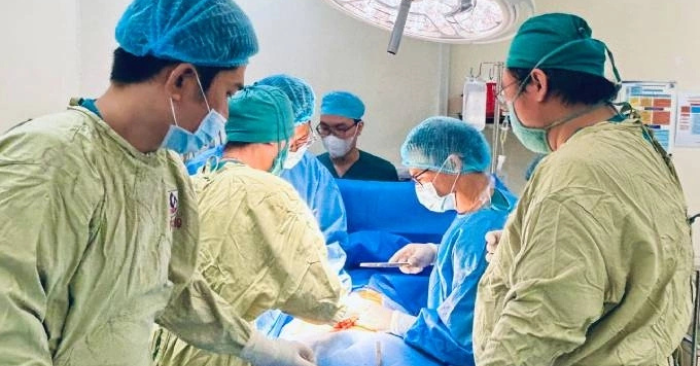 Mẹ đơn thân ghép thận: Hồi sinh từ món quà của người xa lạ