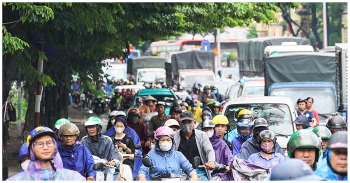 Hà Nội cấm xe máy xăng từ 2026: Người dân lo mất kế sinh nhai