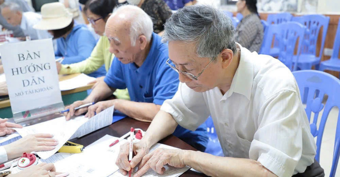 Nghỉ hưu trước tuổi: 5 nhóm đối tượng được nhận trợ cấp