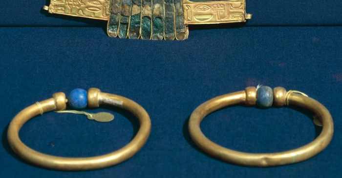 Vòng vàng Pharaoh 3.000 năm tuổi bị đánh cắp ở Cairo