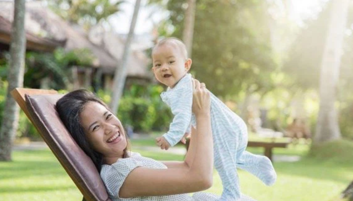 Con không sợ nắng mưa