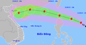 Bão Ragasa mạnh cấp 13, hướng vịnh Bắc Bộ