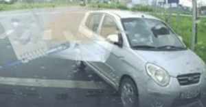 Ôtô đi ngược chiều gây nguy hiểm tại Phú Thọ