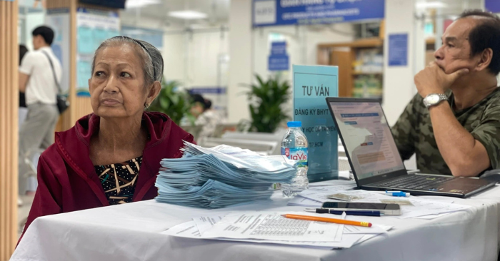 Người dân TPHCM được khám bệnh BHYT tại bệnh viện chuyên sâu
