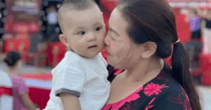 Mẹ kế nuôi con chồng hạnh phúc 20 năm