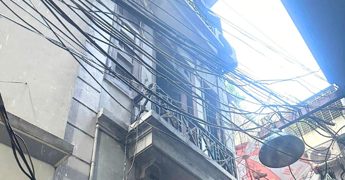 Ngôi nhà cháy khiến 5 người chết trong hẻm Hà Nội