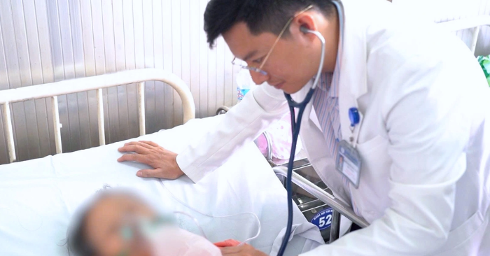 Cứu sống người phụ nữ “chết đuối trên cạn” vì nhồi máu cơ tim
