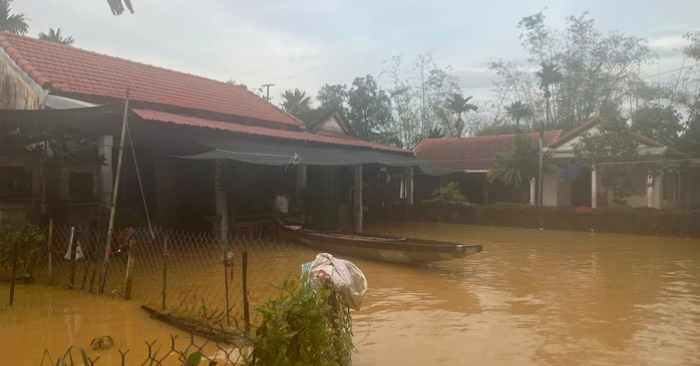 mưa lũ Huế