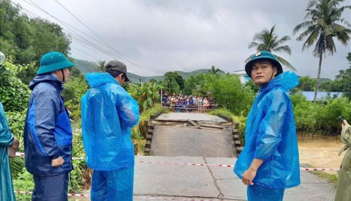 sập cầu dân sinh