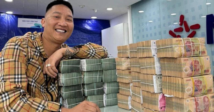 Doanh nghiệp của Huấn Hoa Hồng lấn sân quảng cáo và bất động sản