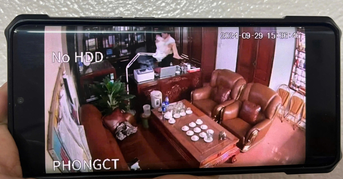 Lãnh đạo trường tư bị buộc thôi việc vì clip nhạy cảm