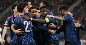 Arsenal thắng Slavia Prague