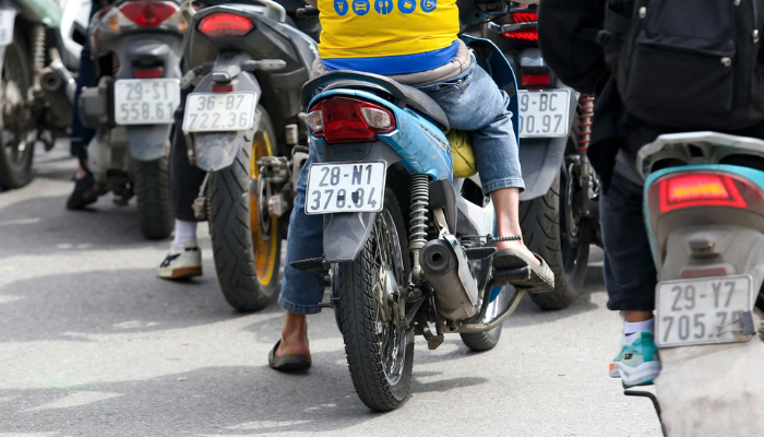 Che biển số né phạt nguội