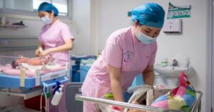 IVF được bảo hiểm, dân số Trung Quốc vẫn giảm