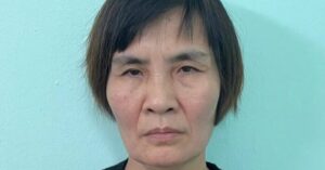 Bắt nữ sinh quỳ xin để trả gói hàng trộm cắp, người phụ nữ bị tạm giữ hình sự