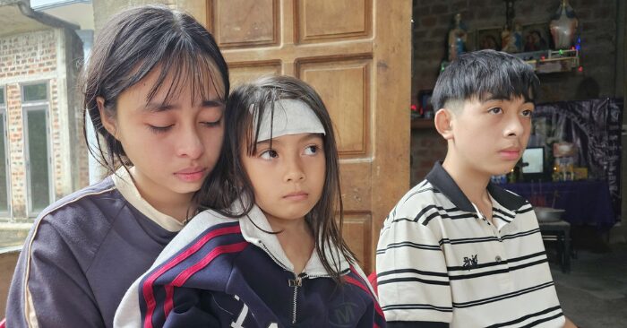 Mồ côi cả cha lẫn mẹ, ba đứa trẻ ở Quảng Trị đêm nằm bên bàn thờ tìm hơi ấm