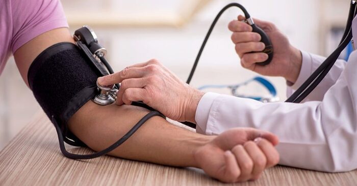 Tụt huyết áp: Nguy hiểm thế nào và làm sao để phòng tránh?