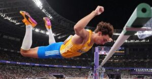 Duplantis phá kỷ lục thế giới