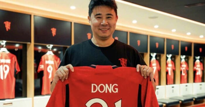 U23 Trung Quốc bị ví như “kẹo chocolate dở tệ”, cựu cầu thủ Man Utd gây tranh cã