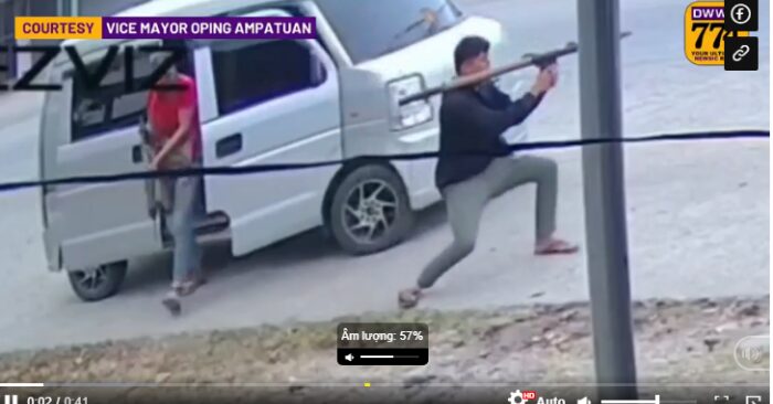Xe Toyota trúng đạn RPG vẫn chạy, mạng xã hội trầm trồ