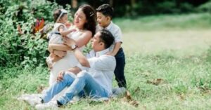 Quan niệm "đừng làm trâu làm ngựa vì con cháu" đang gợi mở những thảo luận về cách giáo dục con cái và sự tự lập của thế hệ sau trong xã hội ngày nay.