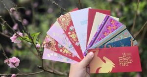 Áp lực lì xì và sự thay đổi tư duy đón Tết của người trẻ