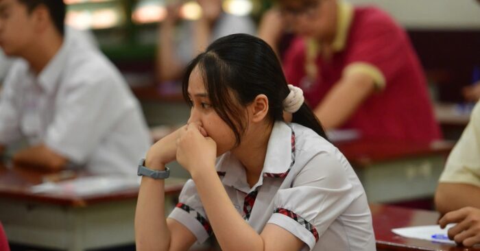 Xét tuyển học bạ và rủi ro từ quy định áp điểm sàn 16 điểm
