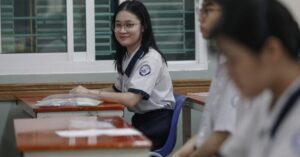 Quay lén giáo viên đề xuất cấm phát tán hình ảnh trong trường học