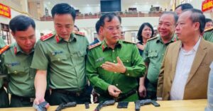 Bắt hai nghi phạm cướp ngân hàng