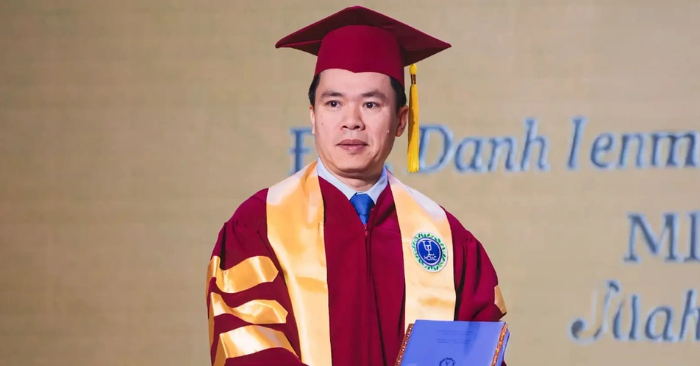 Huân chương Cành cọ Hàn lâm vinh danh giáo sư Việt Nam