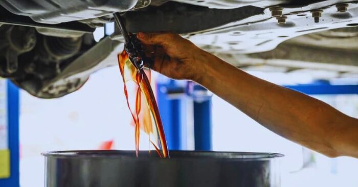 Sai lầm chăm sóc ô tô và hệ lụy