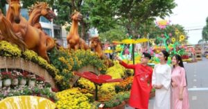 Ngành du lịch Việt Nam Tết 2026 ghi nhận sự bùng nổ với 14 triệu lượt khách trong 9 ngày nghỉ lễ.