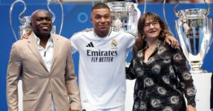 Mẹ Mbappe