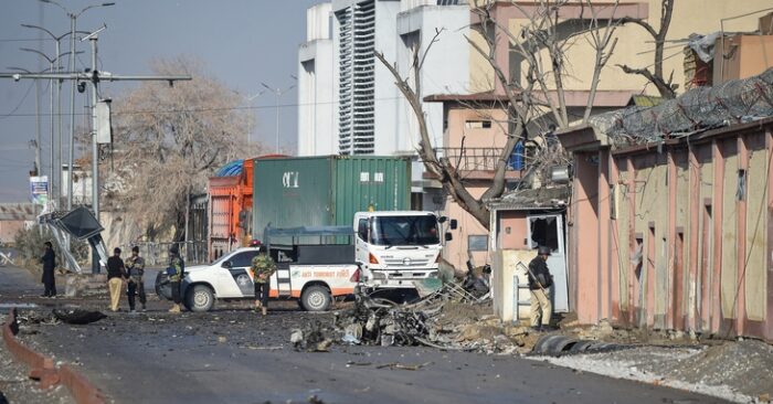 Phe ly khai Pakistan tấn công giữa ban ngày, ít nhất 190 người thiệt mạng