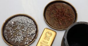 Trung Quốc: Nhà đầu tư ôm trái đắng vì mua thỏi đồng theo “cơn sốt vàng bạc”