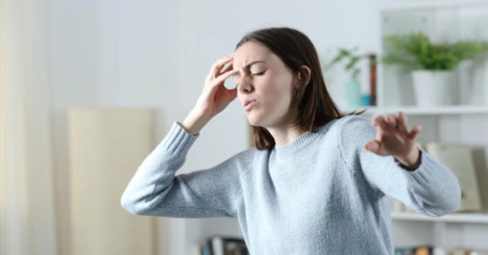 Vì sao bị chóng mặt, hoa mắt khi đứng lên đột ngột?