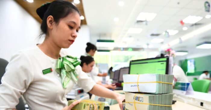 Lãi suất tiết kiệm chạm mốc 8 phần trăm
