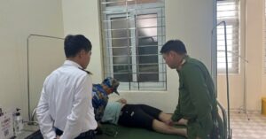 Nhảy cầu Bính: Lực lượng chức năng phối hợp cứu sống nam thanh niên
