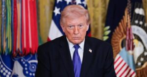 Tổng thống Trump cảnh báo sóng lớn sắp giáng xuống Iran
