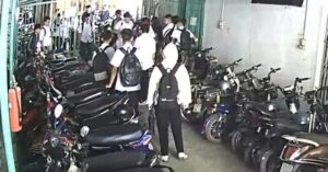 Nam sinh lớp 11 bị đánh