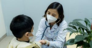 Virus RSV: Cảnh báo số ca trẻ em nhập viện tăng mạnh tại Hà Nội