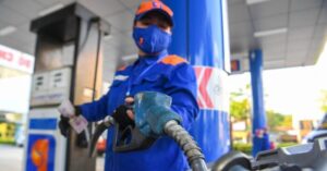Giá xăng dầu tăng sốc với mức điều chỉnh cao nhất 7.000 đồng