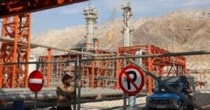 Tổng thống Trump gia hạn tạm dừng tấn công cơ sở năng lượng Iran đến ngày 6/4