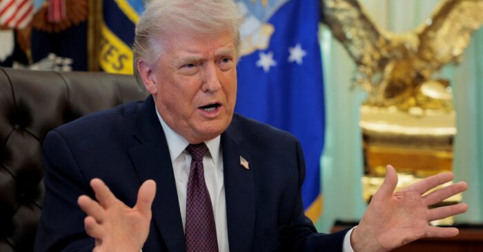 Đàm phán Mỹ - Iran: Ông Trump cảnh báo hành động quân sự mạnh hơn