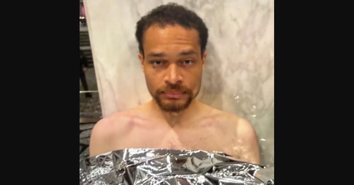 Nổ súng tiệc Nhà Trắng