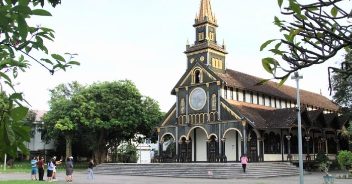 Nhà thờ gỗ Kon Tum: Kiệt tác kiến trúc Roman trăm tuổi tại Việt Nam
