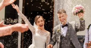 Váy cưới Việt Nam