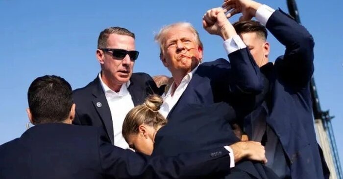 Tổng thống Trump từ chối mặc áo chống đạn sau các vụ mưu sát