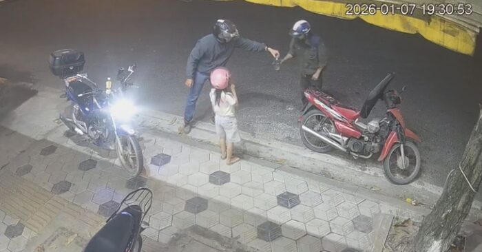 tình làng nghĩa xóm thời hiện đại