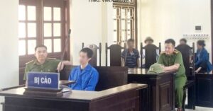 tấn công cha vì sổ đỏ